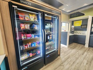 Lobby - Days Inn by Wyndham Dickinson TX (Dickinson)