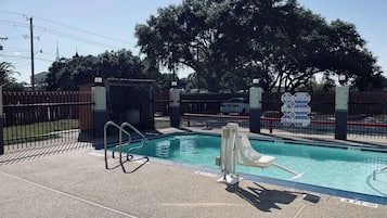 Utomhuspool