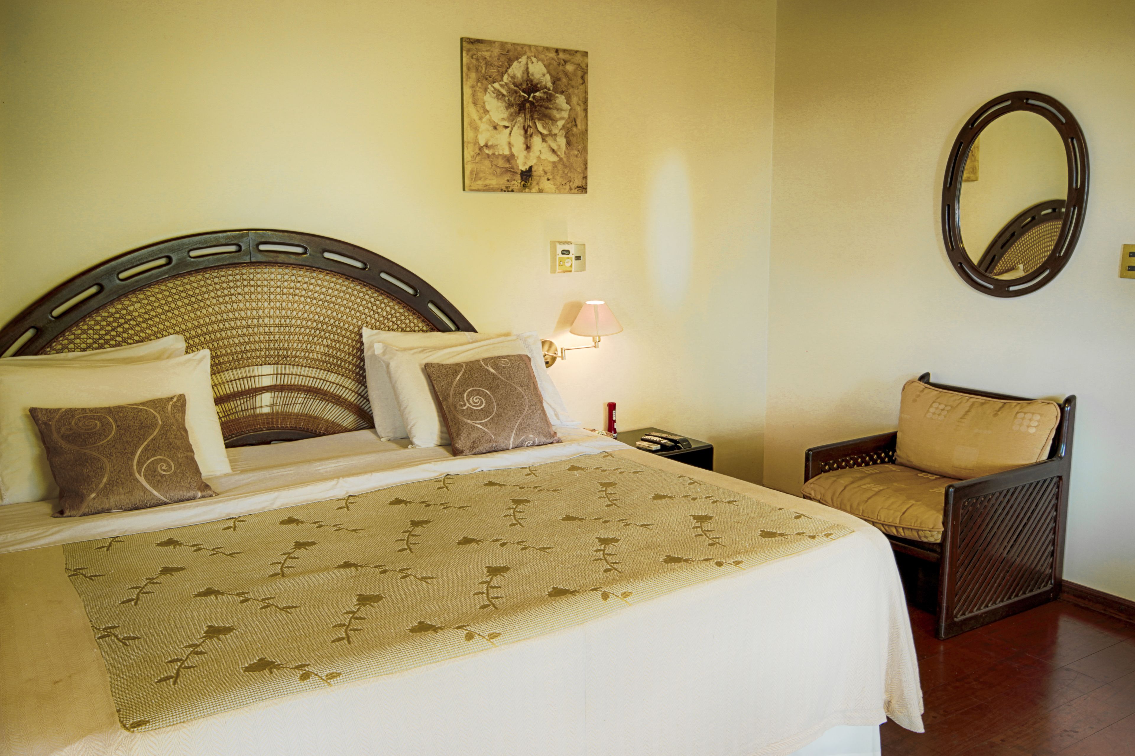 deluxe suite | in-room safe, desk, rollaway beds, free wifi