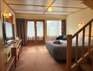 Suite (Attic)