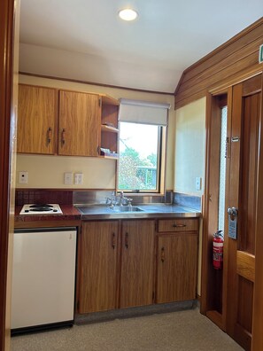 Deluxe Studio Suite | Private kitchen