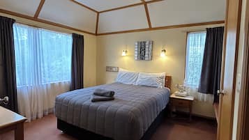 Executive Suite | 1 bedroom, free WiFi, bed sheets