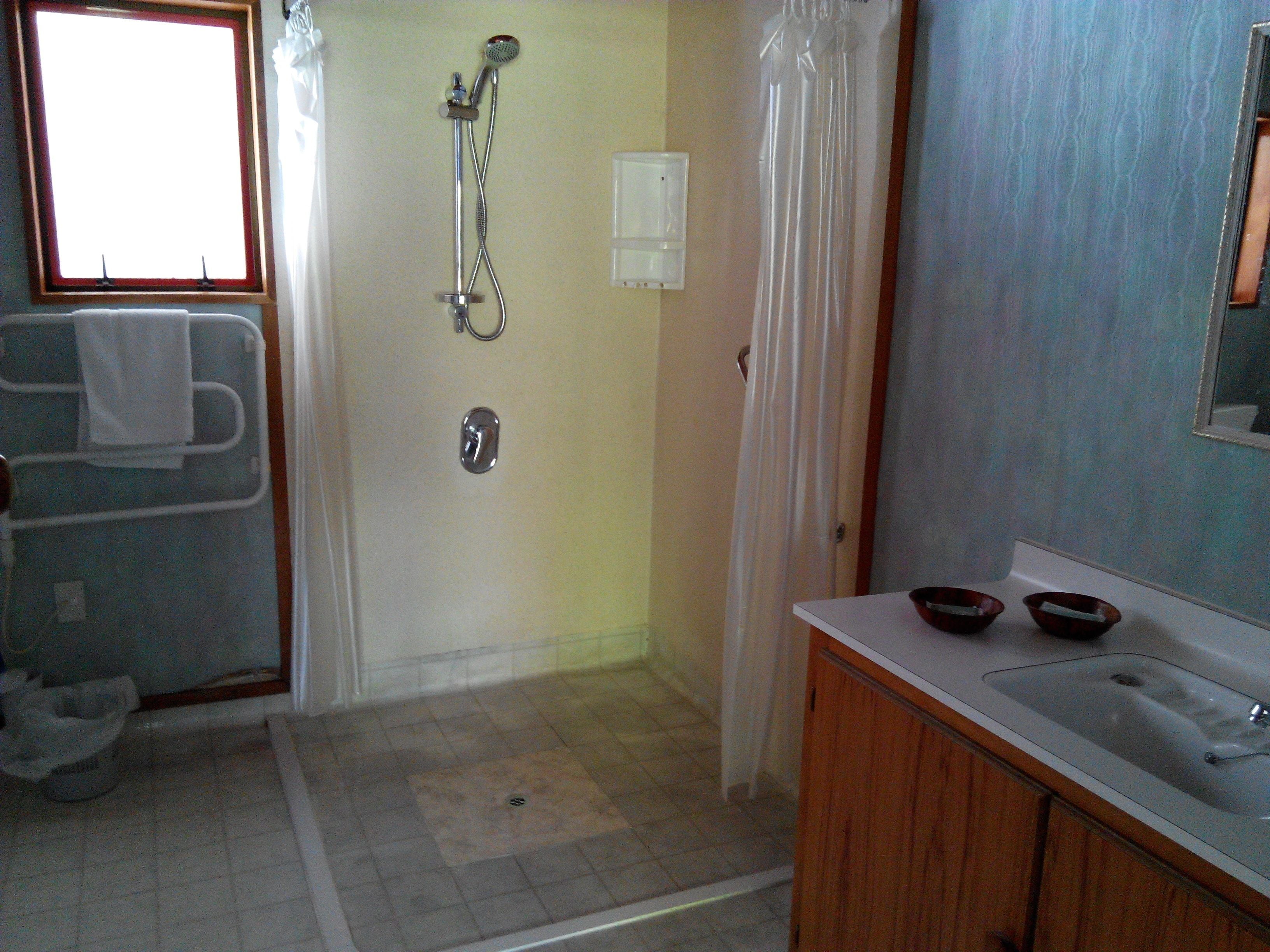 Shower kamar mandi
