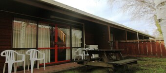 Larchwood Motel