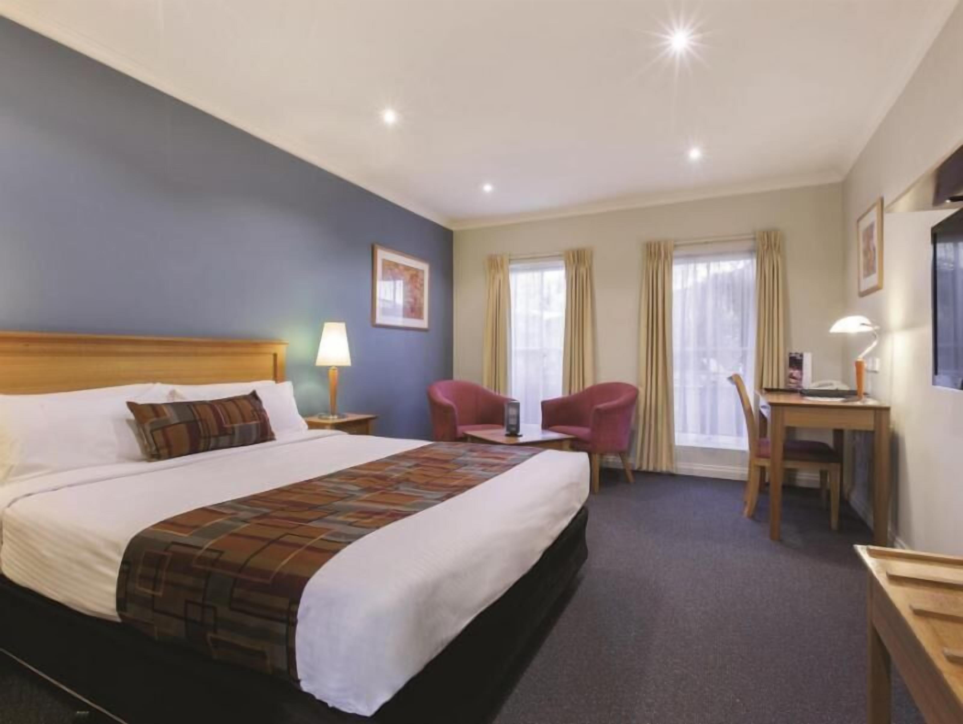 Egyptian cotton sheets, premium bedding, pillowtop beds, in-room safe