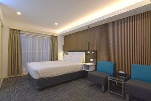 行政客房 | 埃及棉床单、高档床上用品、加厚床垫、客房内保险箱