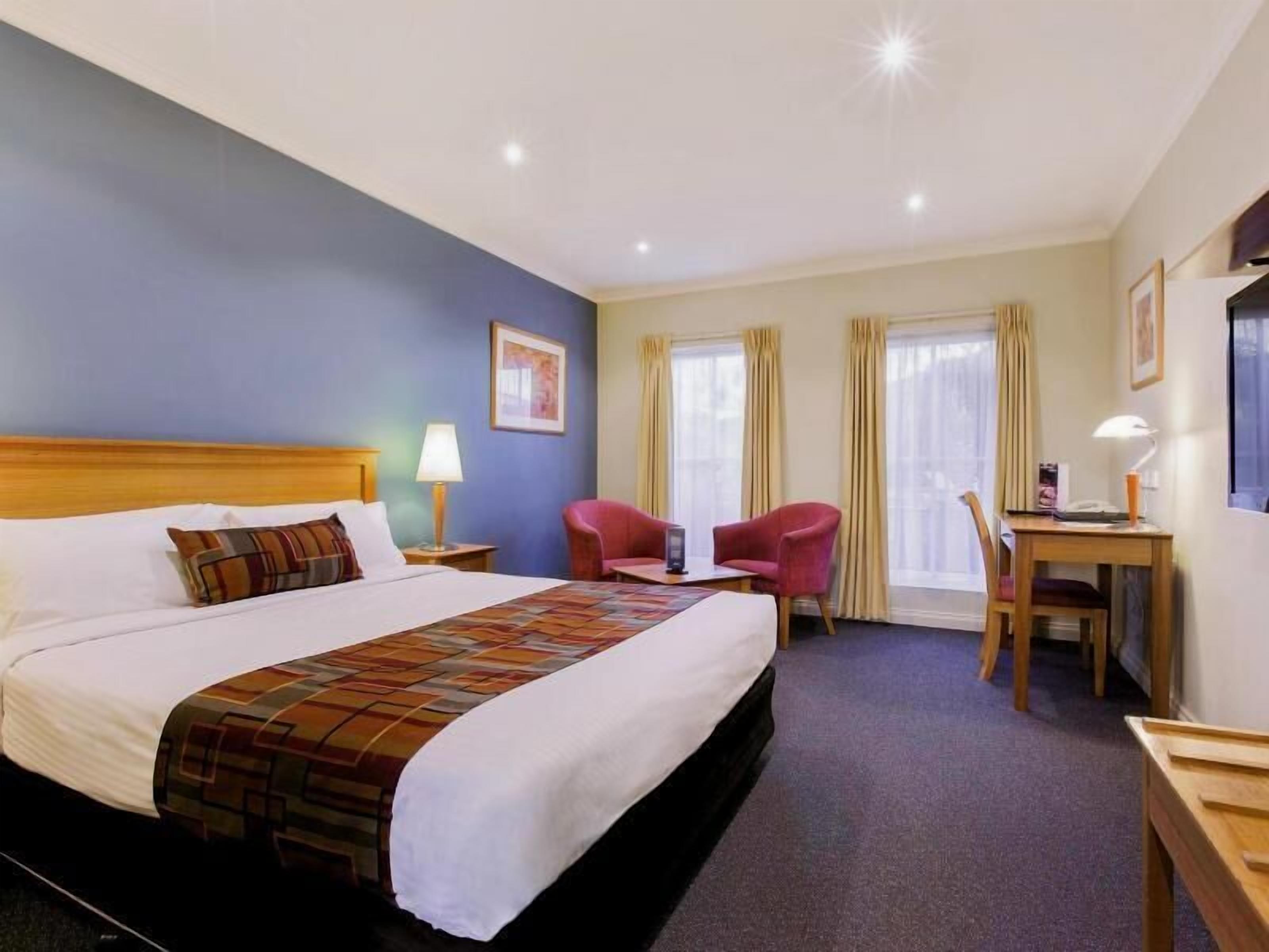 Egyptian cotton sheets, premium bedding, pillowtop beds, in-room safe