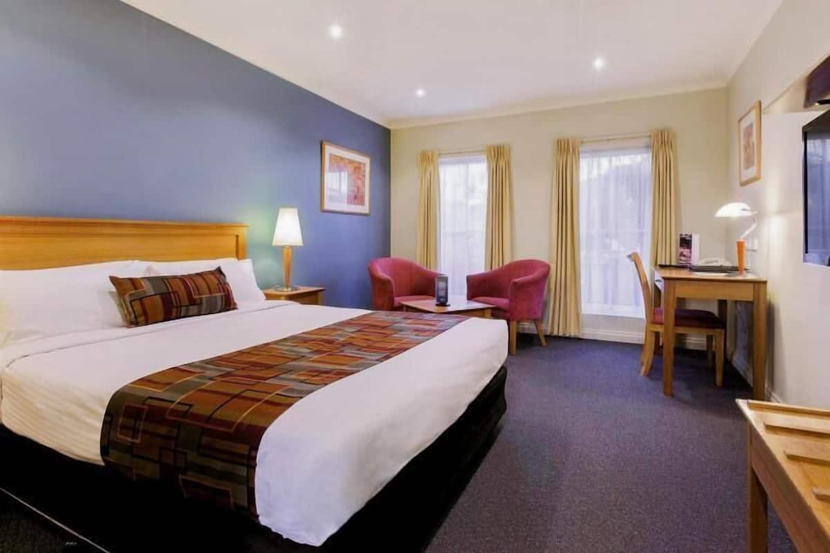 Egyptian cotton sheets, premium bedding, pillowtop beds, in-room safe