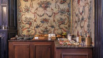 Daily buffet breakfast for a fee