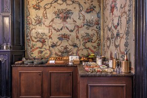 Daily buffet breakfast for a fee - Hotel Cour Saint Georges by CW Hotel Collection (Ghent)