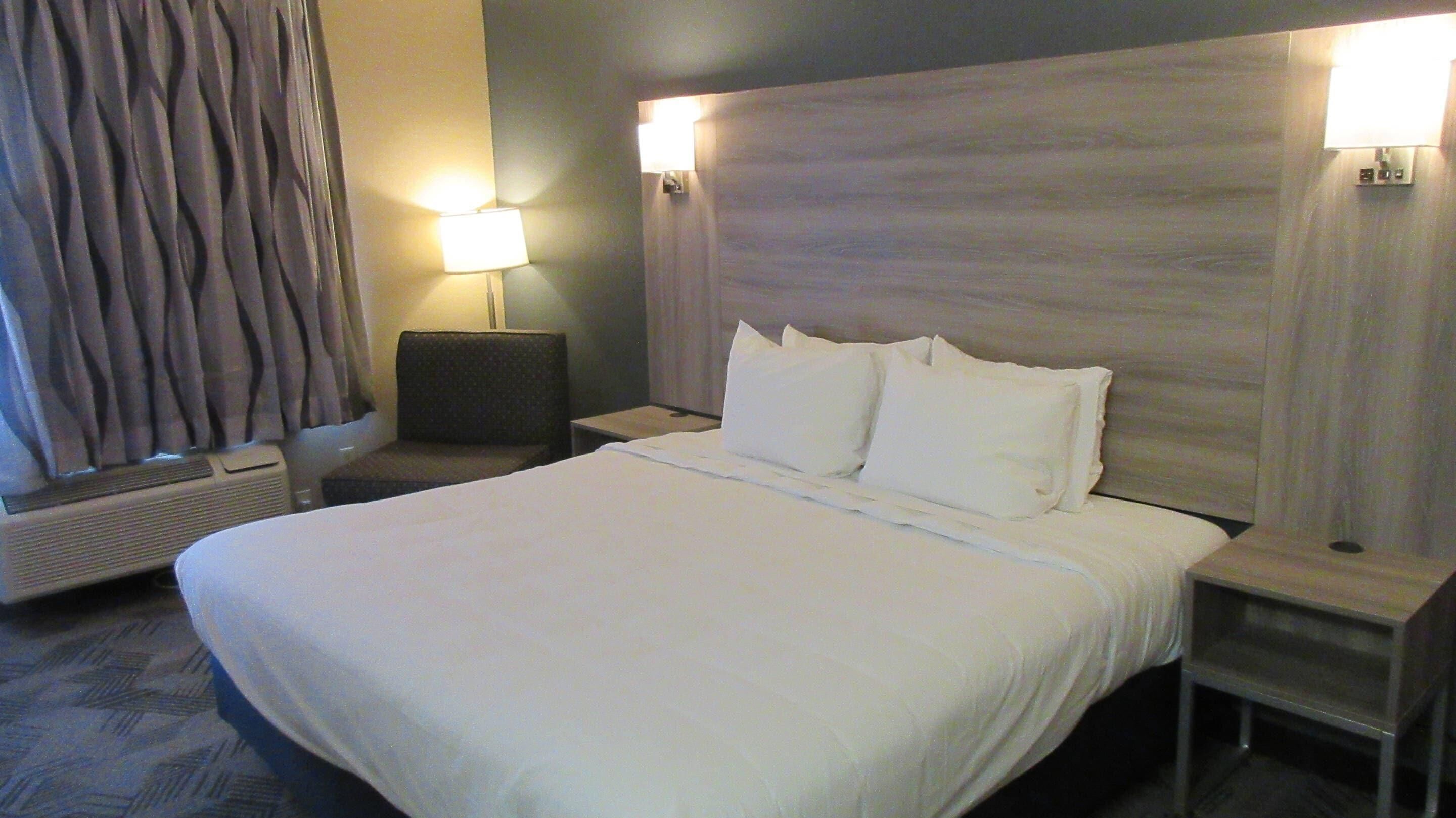 Standaard kamer, 1 kingsize bed, niet-roken | 1 slaapkamer, luxe beddengoed, individueel gedecoreerd