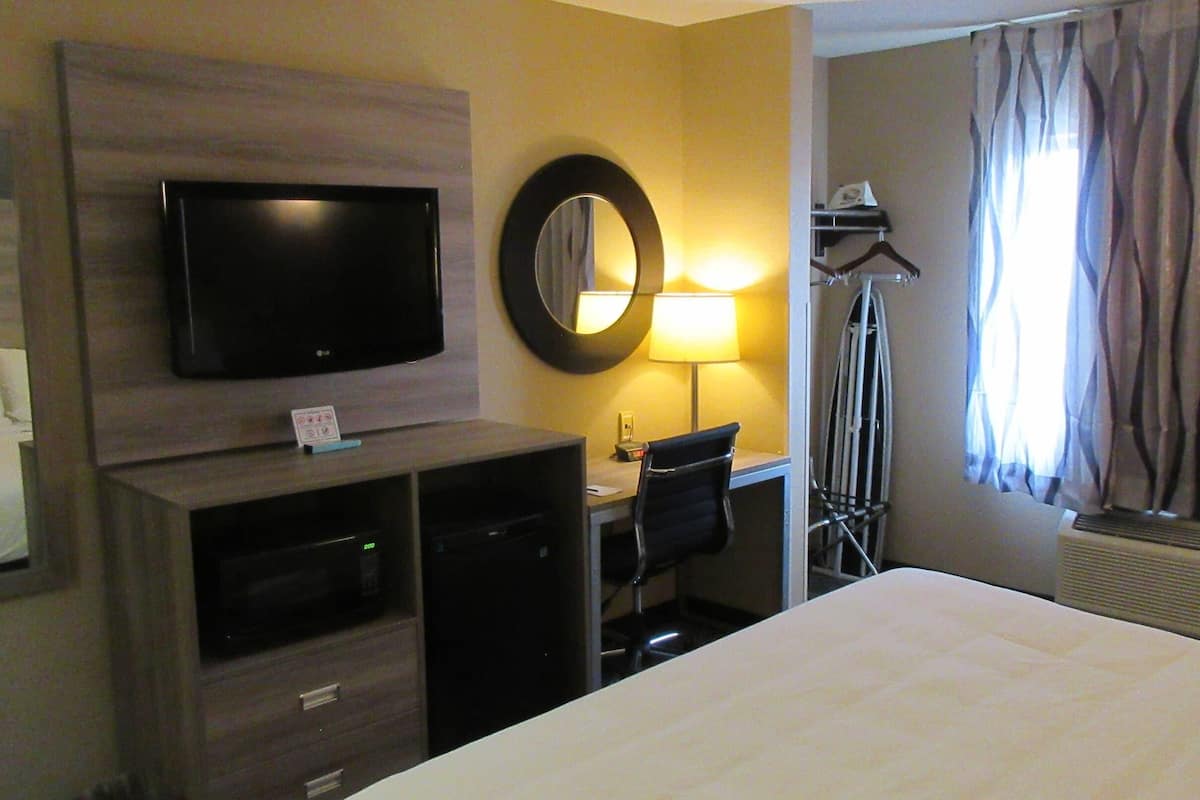1 bedroom, premium bedding, individually decorated