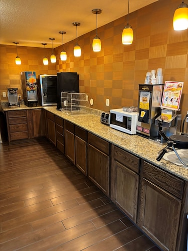 Super 8 by Wyndham Fairfield