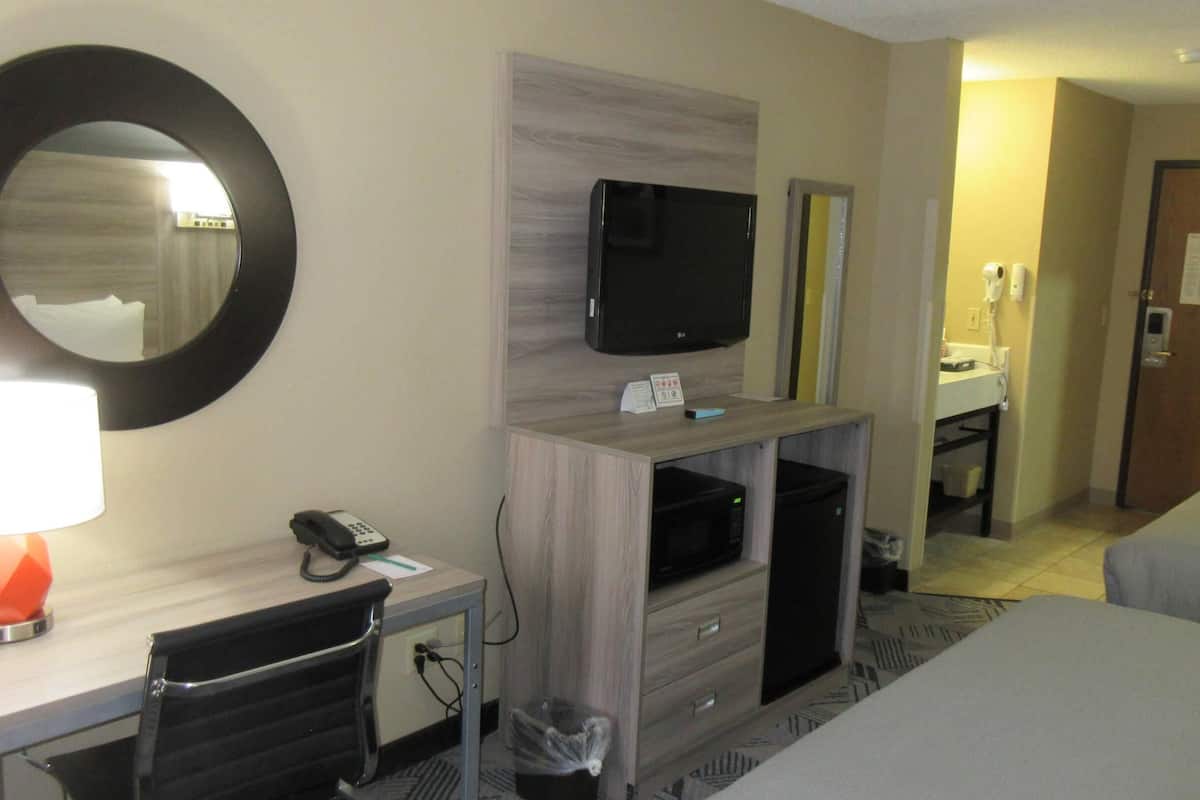 Standard Room, 2 Queen Beds, Non Smoking | 1 bedroom, premium bedding, individually decorated