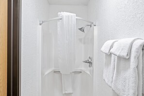 Planxa i posts de planxar, llits addicionals i wifi gratuïta 