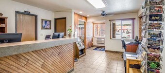 Econo Lodge Custer
