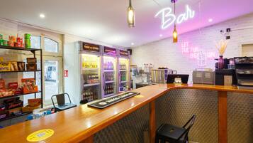 Bar (in der Unterkunft)