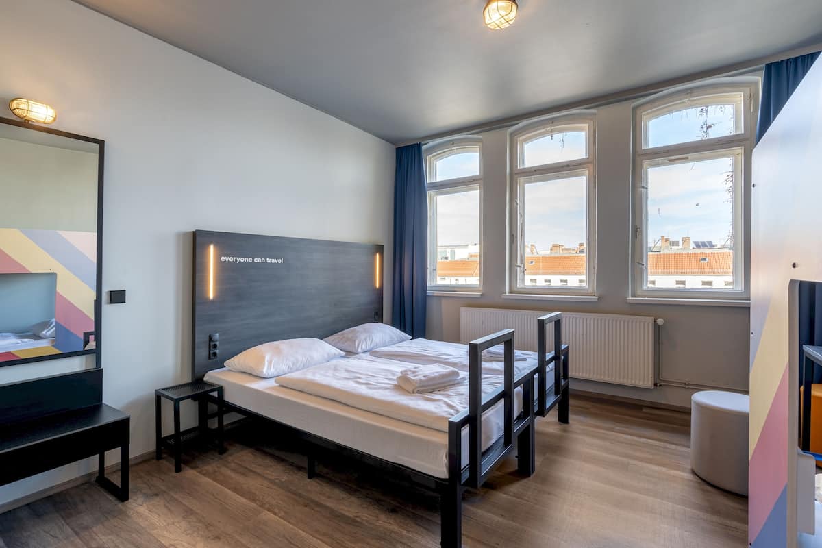 Free WiFi, bed sheets