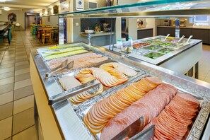 Dagelijks ontbijtbuffet (EUR 11 per persoon)