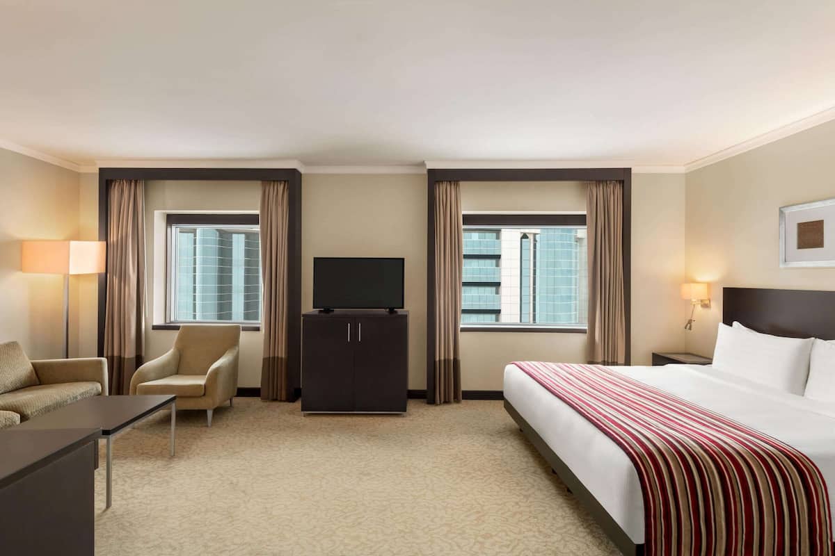 Deluxe Room, 1 King Bed, Non Smoking (Family)