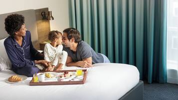 Kamar Premium, 1 Tempat Tidur Queen | Seprai antialergi, meja kerja, dan ruang kerja ramah laptop