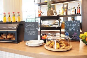 Daily buffet breakfast for a fee - Holiday Inn Ratingen City by IHG (Ratingen)