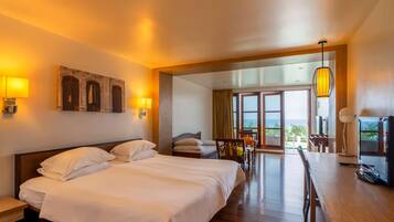 Family Room, 1 King Bed, Non Smoking, Oceanfront (with Sofabed) | In-room safe, individually furnished, desk, blackout curtains