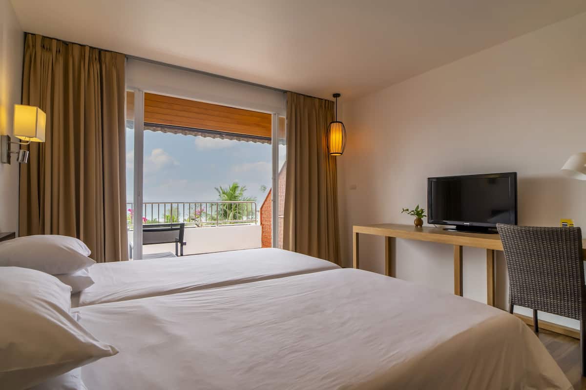 Deluxe Room, 2 Single Beds, Non Smoking, Sea View
