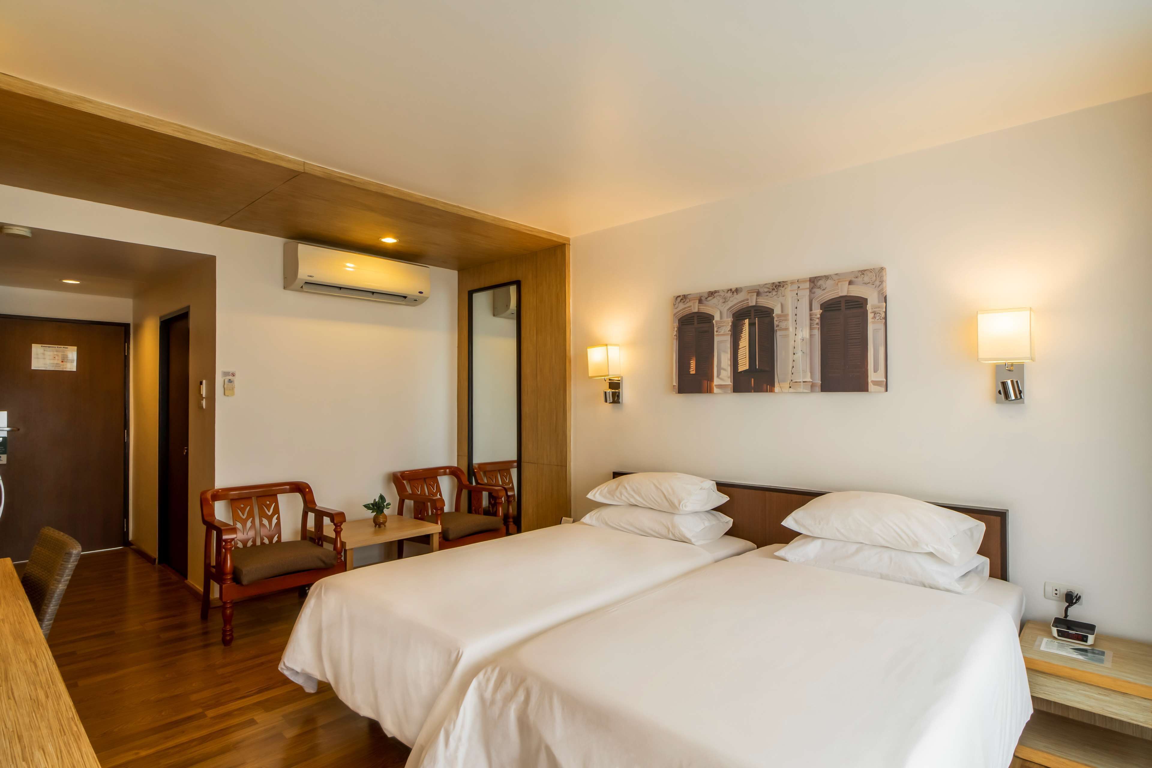 Deluxe Room, 2 Twin Beds, Refrigerator, Garden View | In-room safe, individually furnished, desk, blackout drapes