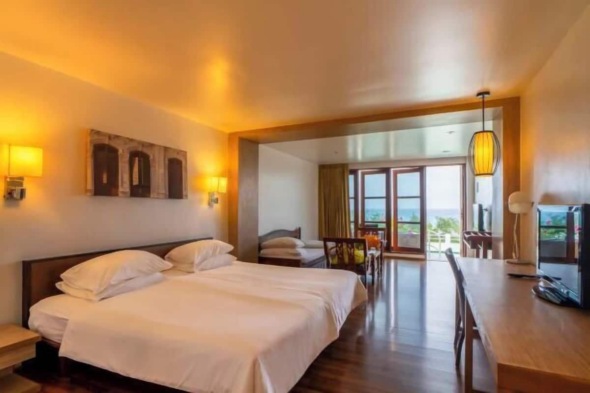 In-room safe, individually furnished, desk, blackout curtains