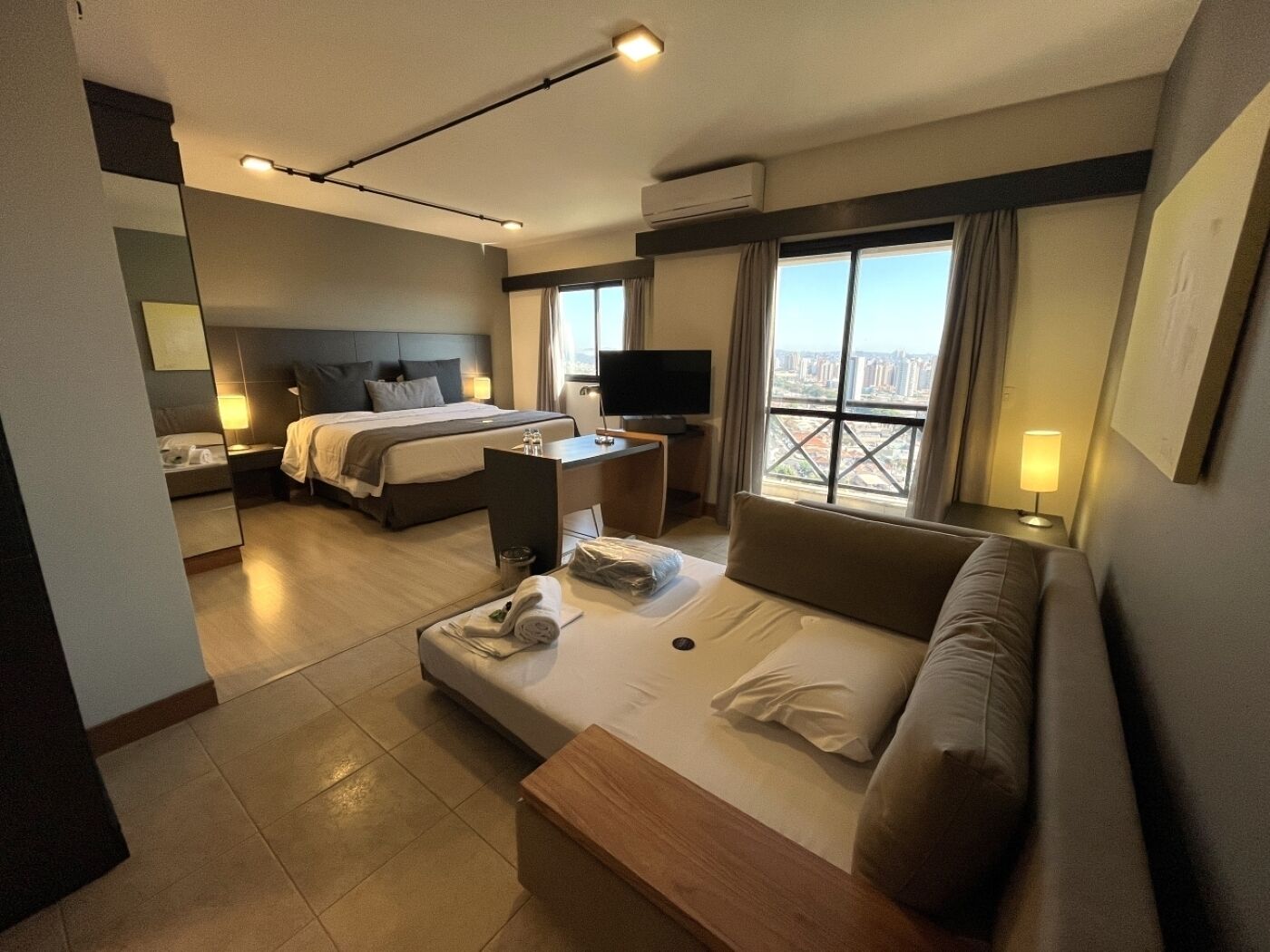 Family Suite | Minibar, in-room safe, desk, laptop workspace