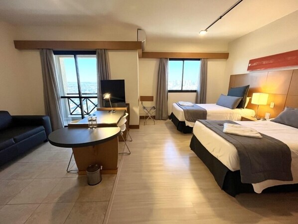 Suíte Super Luxo Twin | Minibar, coffre-fort, bureau