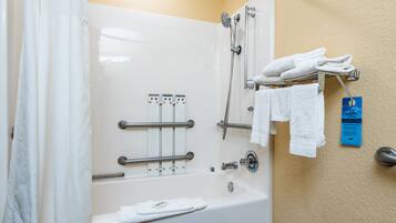 Combined shower/bathtub, free toiletries, hair dryer, towels