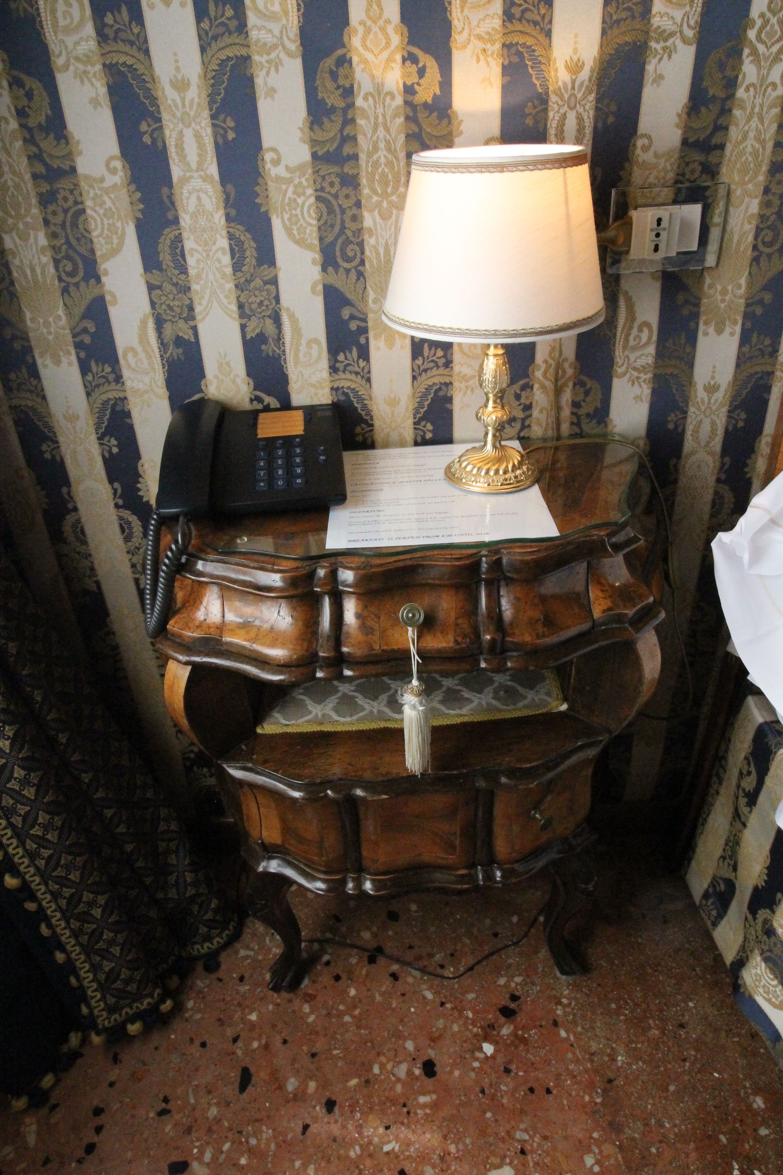 deluxe room, 1 bedroom, garden view | down duvets, minibar, in-room safe, soundproofing