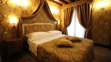 Small Classic | Down comforters, minibar, in-room safe, soundproofing