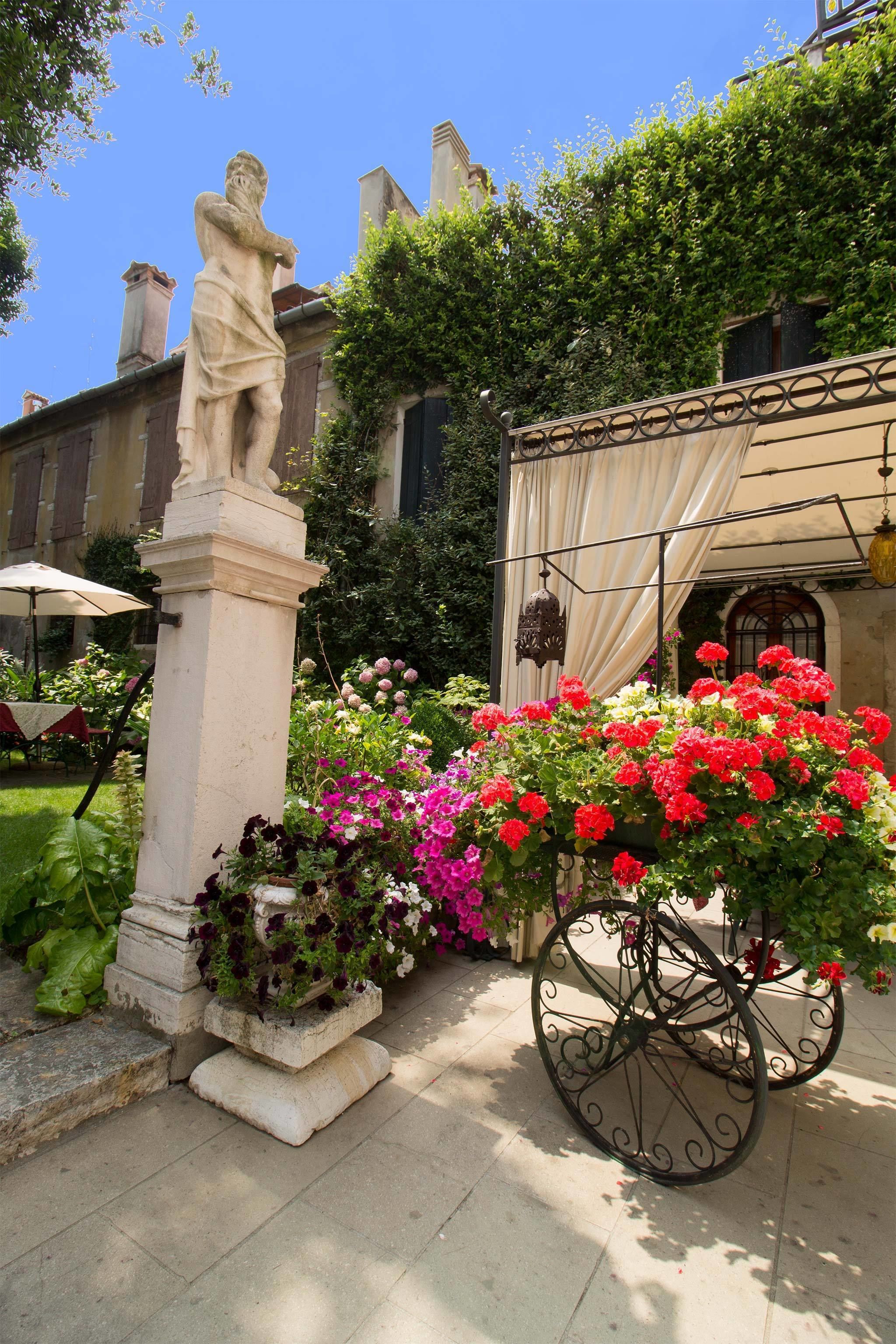 Chi tiết ngoại thất