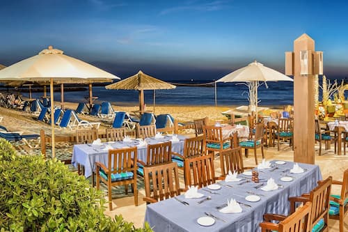 4 Restaurants; Frühstück, Mittagessen und Abendessen werden serviert