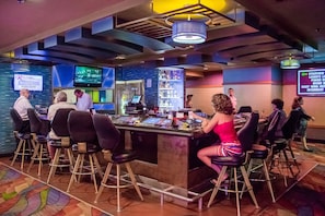 9 quầy bar/khu lounge, quầy bar bên hồ bơi