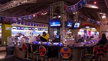 9 bars/lounges, poolside bar