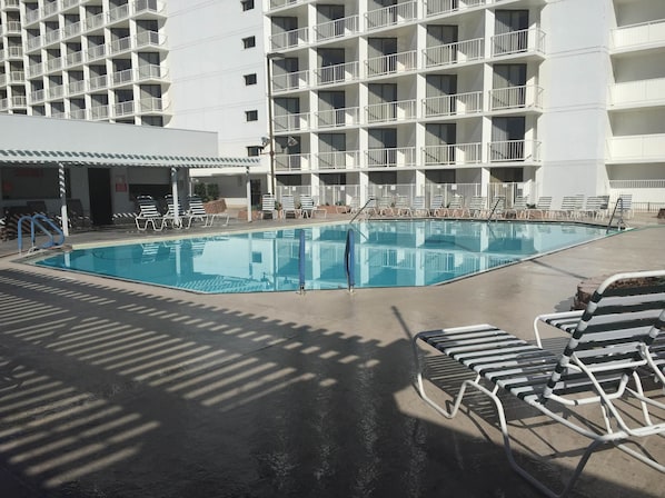 2 piscinas al aire libre, cabañas de piscina (de pago), tumbonas