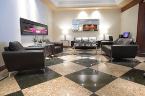 Lobby sitting area - Hotel Universel Montreal (Montreal)