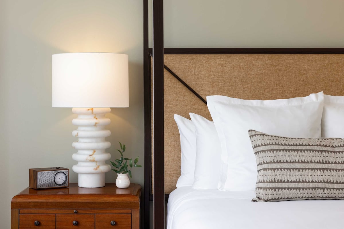 Egyptian cotton sheets, premium bedding, pillowtop beds, minibar