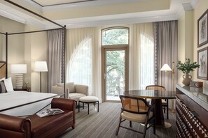 Room, 1 King Bed, Balcony (Luxury Spa Room) | Egyptian cotton sheets, premium bedding, pillowtop beds, minibar