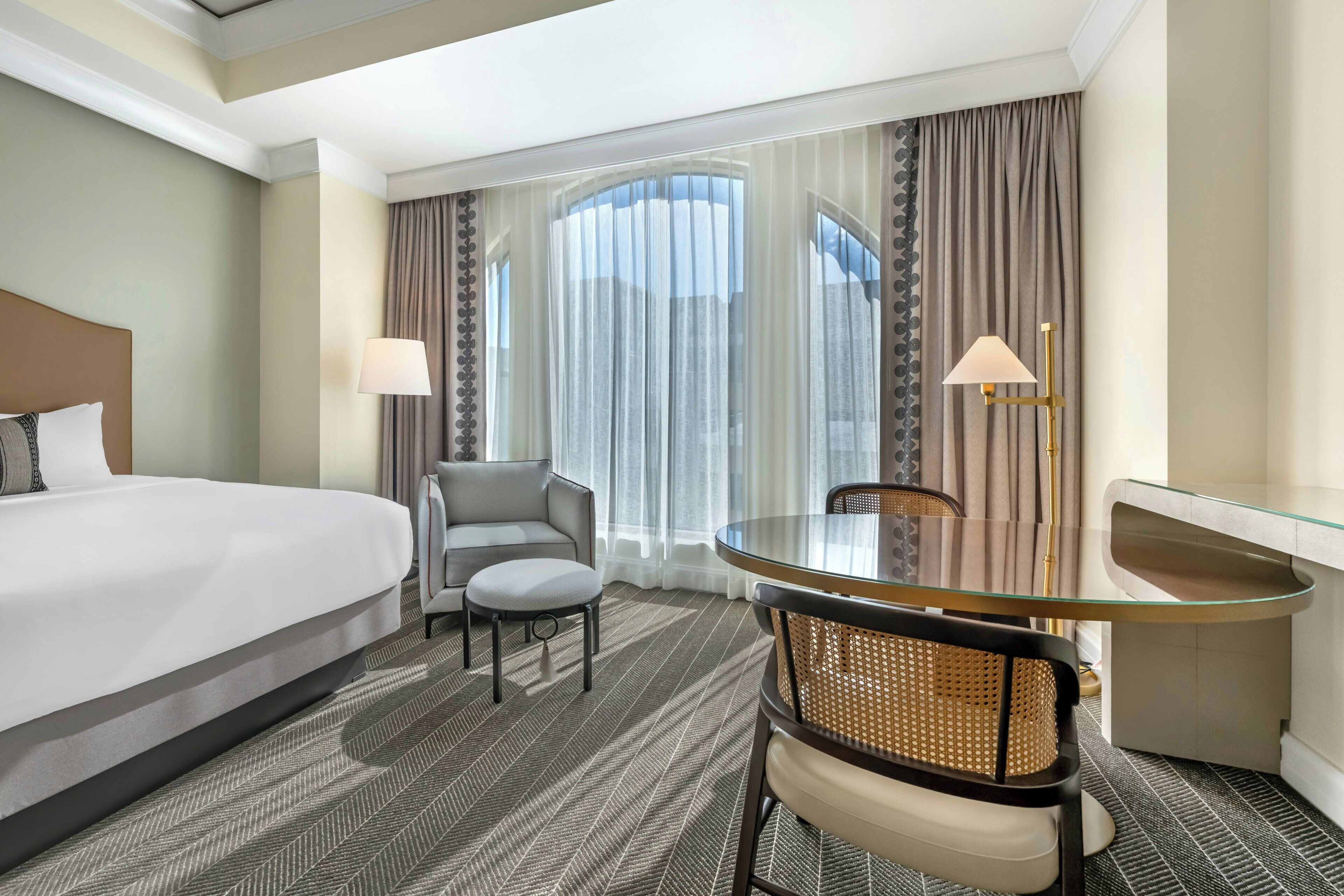 Egyptian cotton sheets, premium bedding, pillowtop beds, minibar