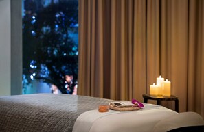 Couples treatment room(s), sauna, hot tub, steam room, body treatments