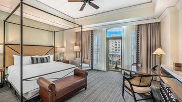 Chambre « Premier », 1 trÚs grand lit, balcon (Riverview)