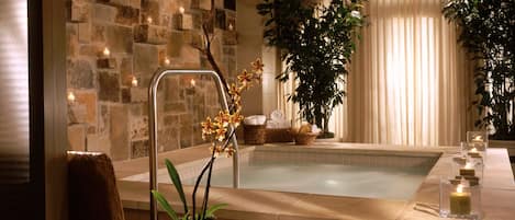 Sale per trattamenti di coppia, sauna, vasca idromassaggio, bagno turco