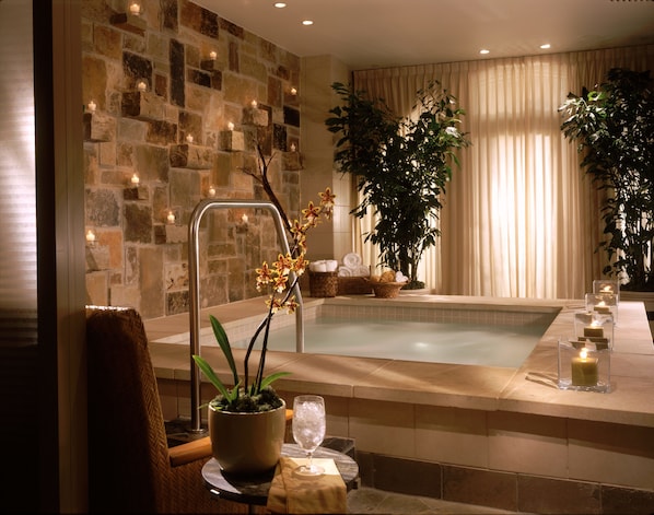 Couples treatment room(s), sauna, hot tub, steam room, body treatments