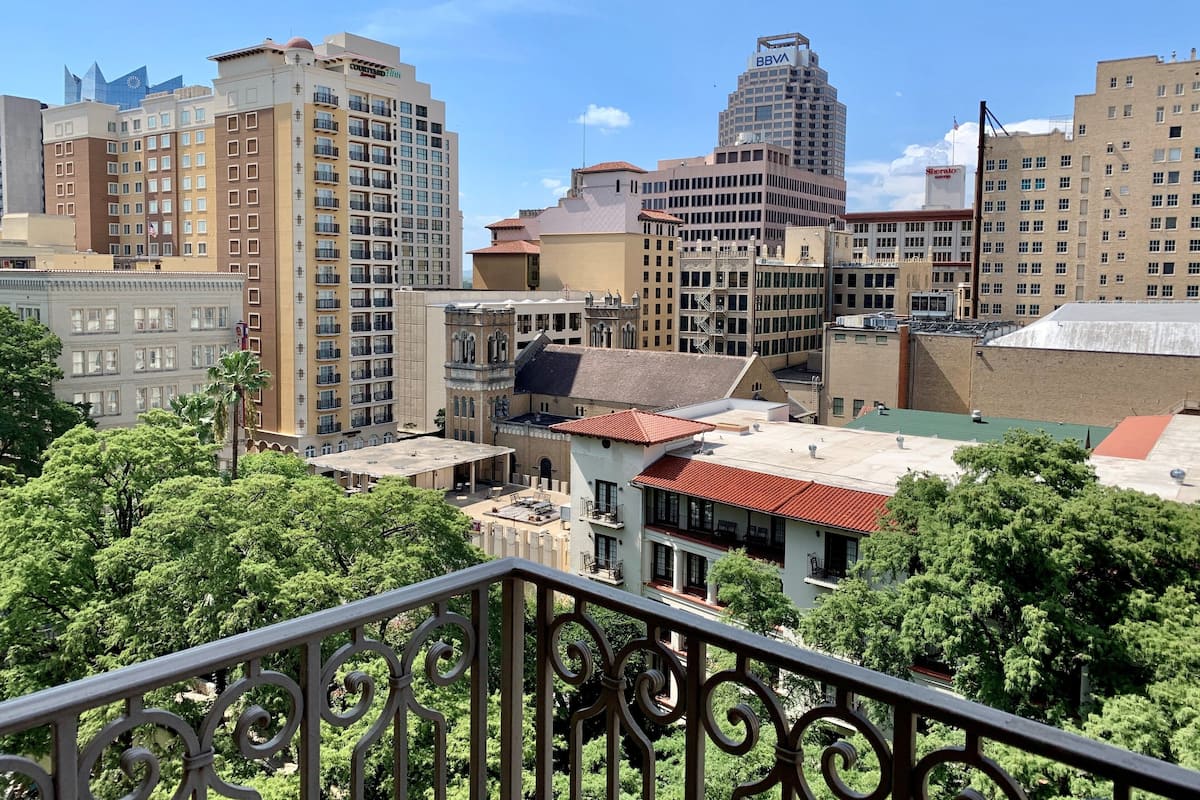 Suite (River Walk) | Balcony view