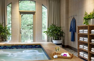 Couples treatment rooms, sauna, hot tub, steam room, body treatments